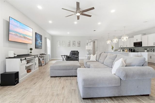 1948 BELL CREEK LOOP, Fruitland Park, FL 34731