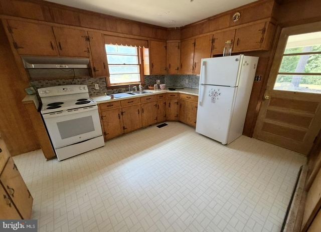 14032 KINGS HIGHWAY, Montross, VA 22520