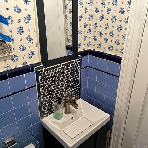 35 Hanson Place, Malverne, NY 11565