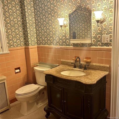35 Hanson Place, Malverne, NY 11565