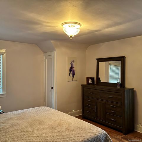 35 Hanson Place, Malverne, NY 11565