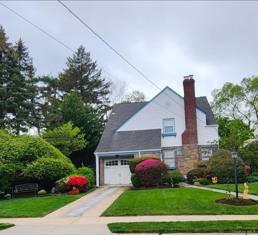 35 Hanson Place, Malverne, NY 11565