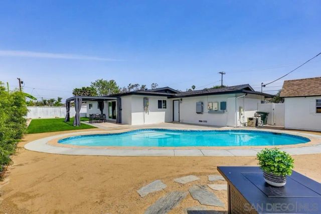 12804 Carriage, Poway, CA 92064