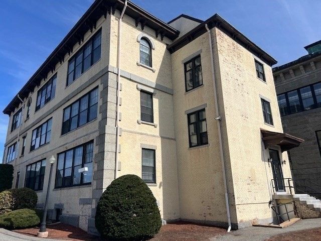 201 Thorndike Street 1-27, Lowell, MA 01852