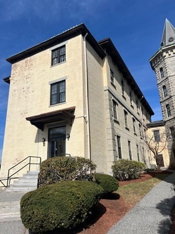 201 Thorndike Street 1-27, Lowell, MA 01852