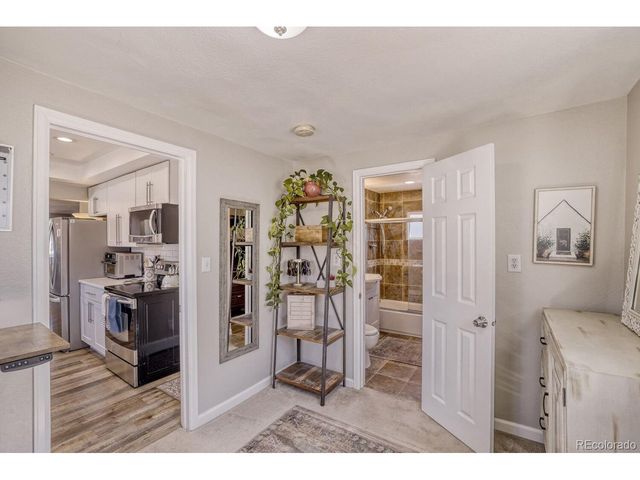 1070 Urban St, Lakewood, CO 80401