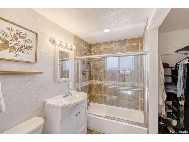 1070 Urban St, Lakewood, CO 80401