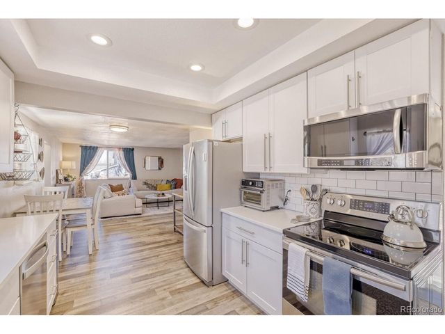 1070 Urban St, Lakewood, CO 80401