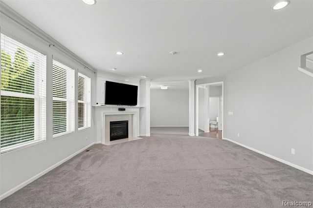 49894 Bloomsbury Lane, Macomb, MI 48044