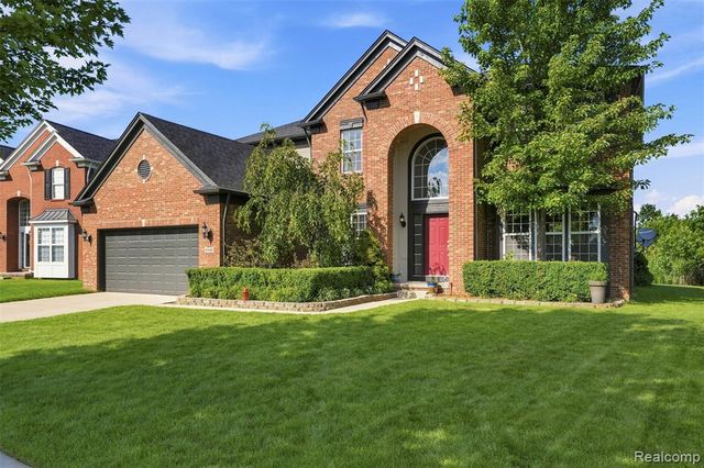 49894 Bloomsbury Lane, Macomb, MI 48044