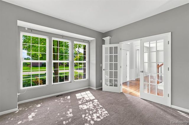 49894 Bloomsbury Lane, Macomb, MI 48044