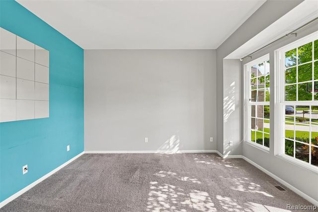 49894 Bloomsbury Lane, Macomb, MI 48044