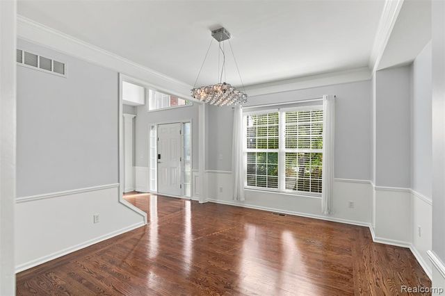 49894 Bloomsbury Lane, Macomb, MI 48044