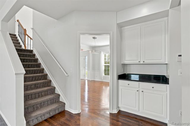 49894 Bloomsbury Lane, Macomb, MI 48044