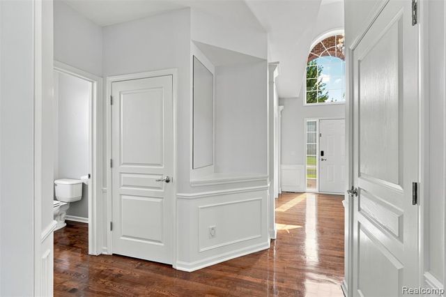 49894 Bloomsbury Lane, Macomb, MI 48044