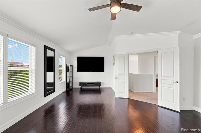 49894 Bloomsbury Lane, Macomb, MI 48044