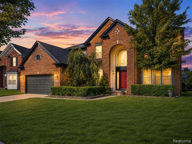 49894 Bloomsbury Lane, Macomb, MI 48044