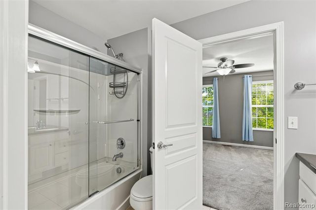 49894 Bloomsbury Lane, Macomb, MI 48044