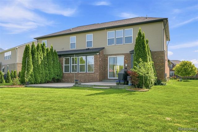 49894 Bloomsbury Lane, Macomb, MI 48044