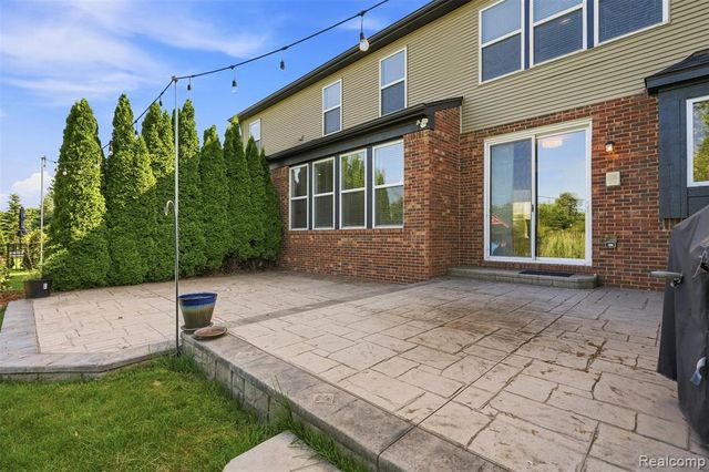 49894 Bloomsbury Lane, Macomb, MI 48044