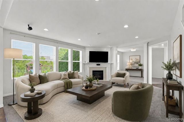 49894 Bloomsbury Lane, Macomb, MI 48044