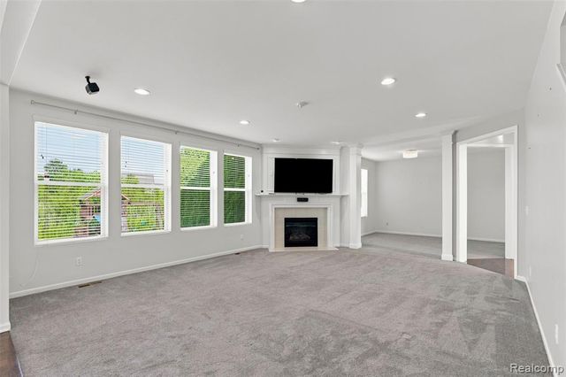 49894 Bloomsbury Lane, Macomb, MI 48044