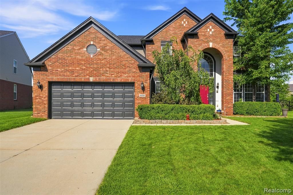 49894 Bloomsbury Lane, Macomb, MI 48044