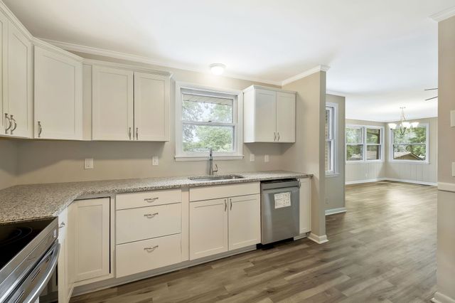 415 Bonnawood Dr, Hermitage, TN 37076