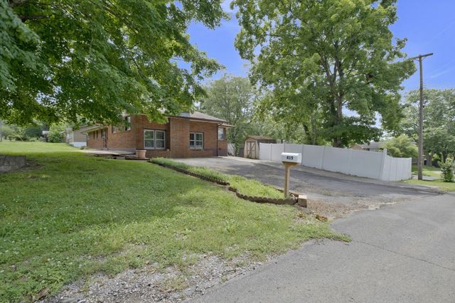 415 Bonnawood Dr, Hermitage, TN 37076