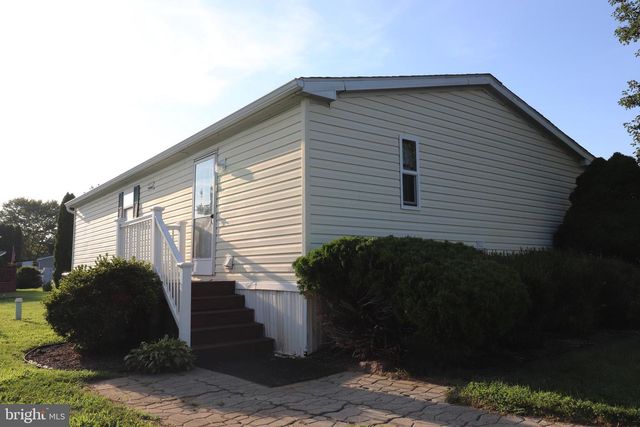 109 FALCON CT, Lancaster, PA 17603