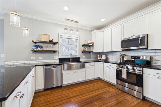 811 Michigan Street, Wheaton, IL 60187