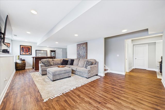 811 Michigan Street, Wheaton, IL 60187