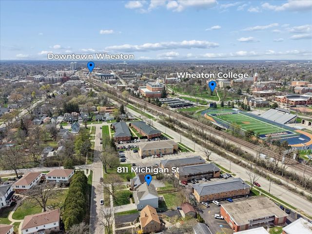811 Michigan Street, Wheaton, IL 60187