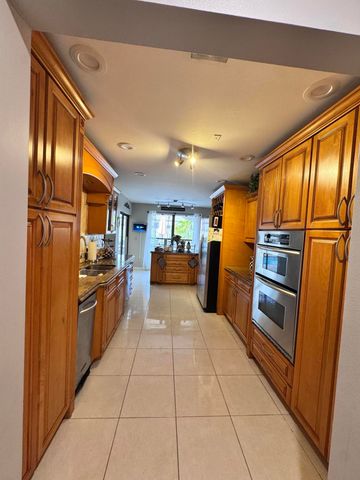 14581 Stirrup Lane, Wellington, FL 33414