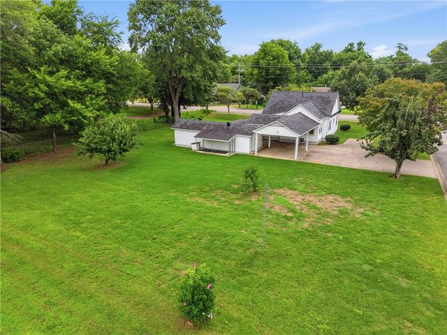 412 E H Street, Russellville, AR 72801