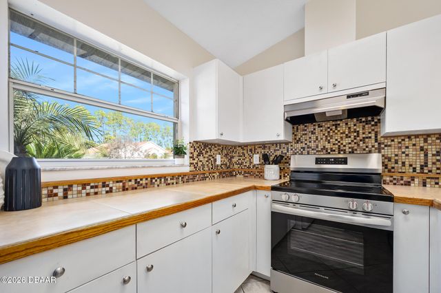 84 Raemoor Drive, Palm Coast, FL 32164