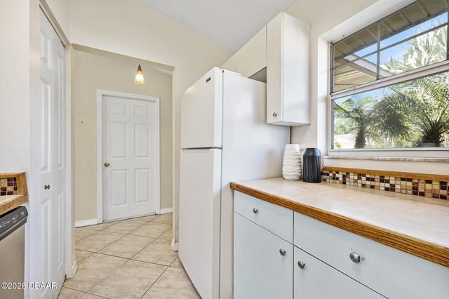 84 Raemoor Drive, Palm Coast, FL 32164