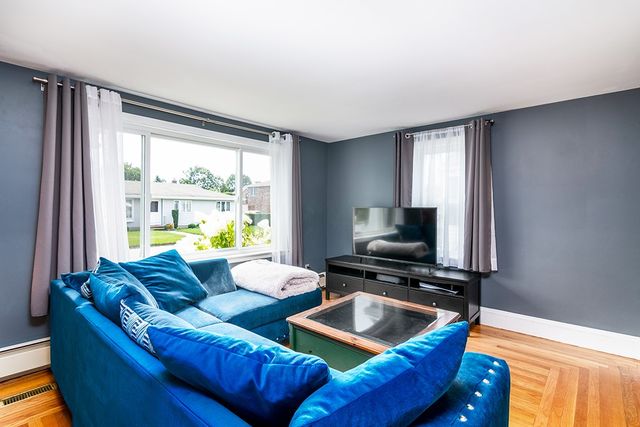 76 Burbank Street, Cranston, RI 02910