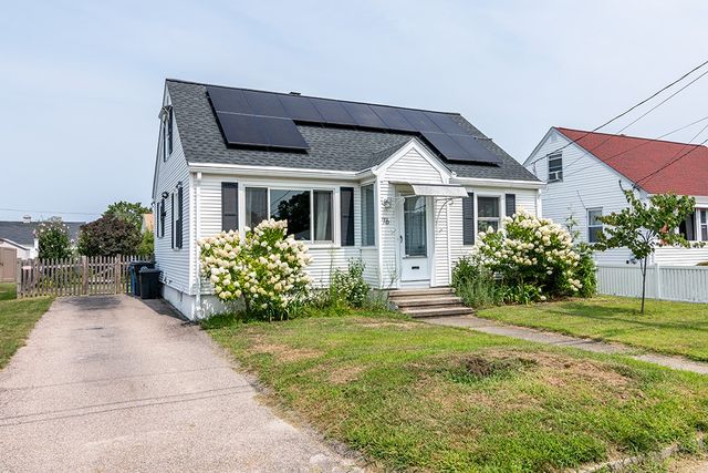 76 Burbank Street, Cranston, RI 02910