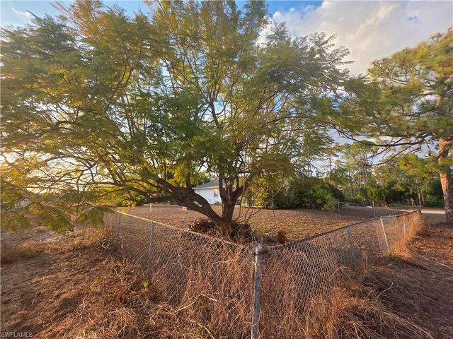 518 Jacaranda PKWY E, Cape Coral, FL 33909