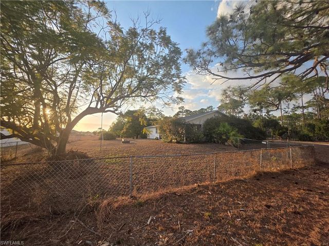 518 Jacaranda PKWY E, Cape Coral, FL 33909