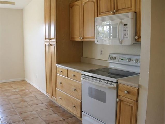 518 Jacaranda PKWY E, Cape Coral, FL 33909