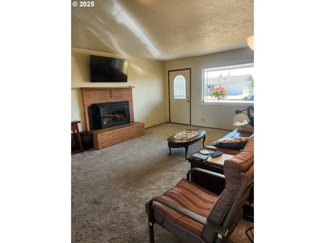 1255 PRINCETON Rd, Woodburn, OR 97071