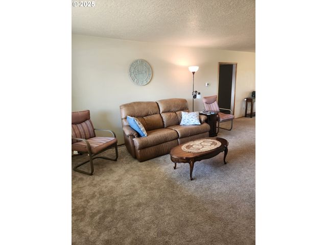 1255 PRINCETON Rd, Woodburn, OR 97071