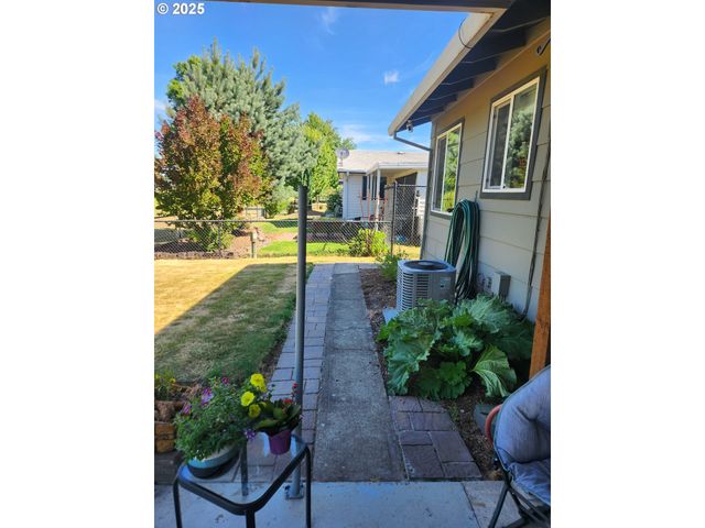 1255 PRINCETON Rd, Woodburn, OR 97071