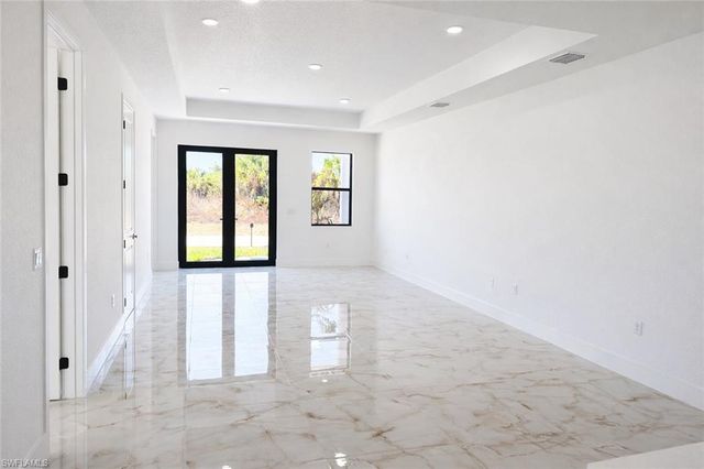 9005 Penny CIR, Labelle, FL 33935