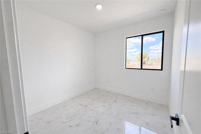 9005 Penny CIR, Labelle, FL 33935