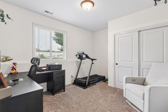 85 Broderick Drive, Waukee, IA 50263
