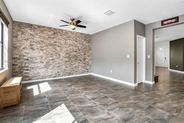 3440 W 100th Ter, Hialeah, FL 33018