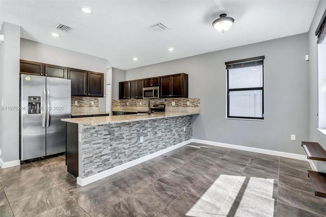 3440 W 100th Ter, Hialeah, FL 33018